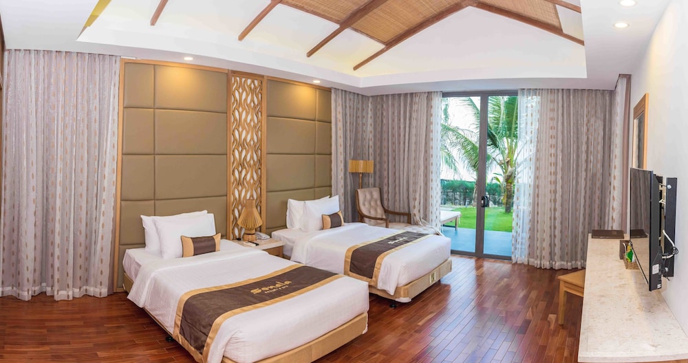Sonata Resort & Spa 35/70