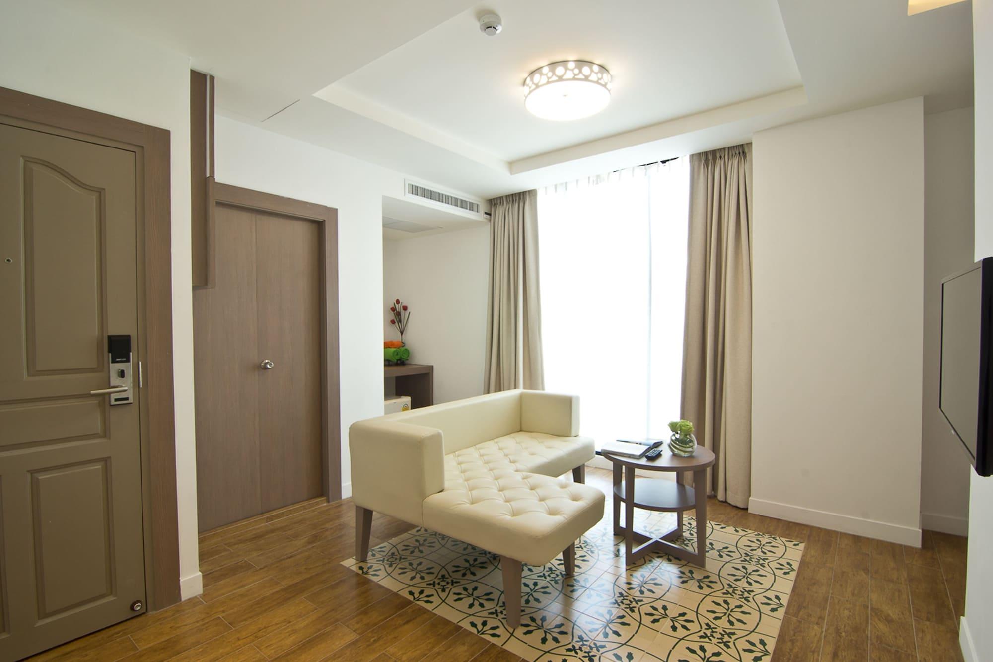 Tevan Jomtien Pattaya 33/50