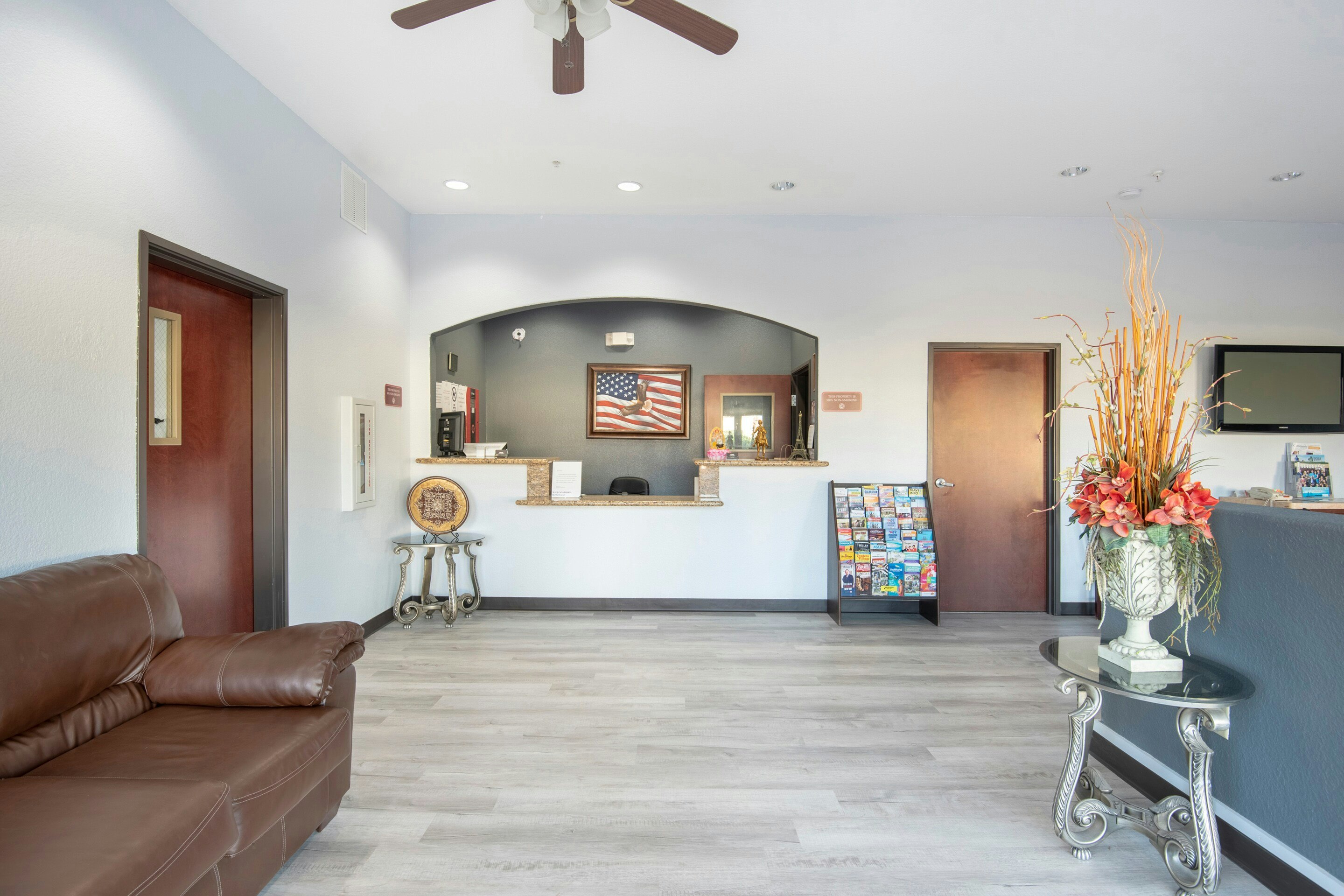 Lobby at OYO Townhouse Clute Lake Jackson, CLUTE - TX
