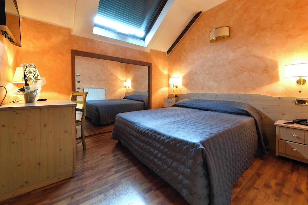 CLASSIC, DOUBLE OR TWIN BED