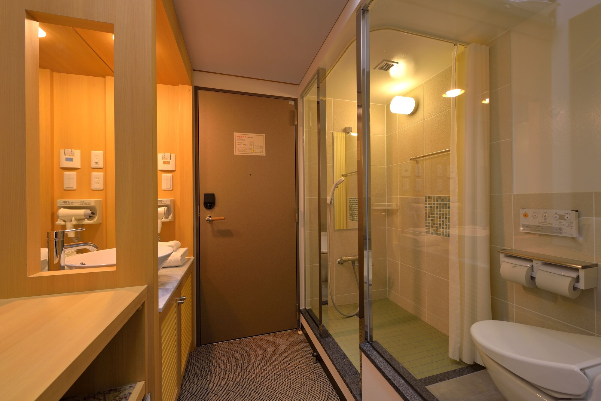 ROOM, SINGLE