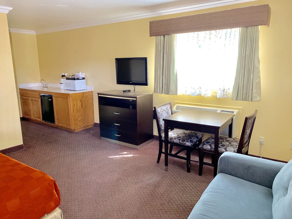 Olive Tree Inn & Suites, a Howard Johnson by Wyndham 56/72