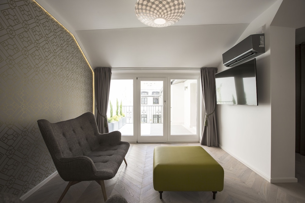Maison Bistro And Hotel 53/71
