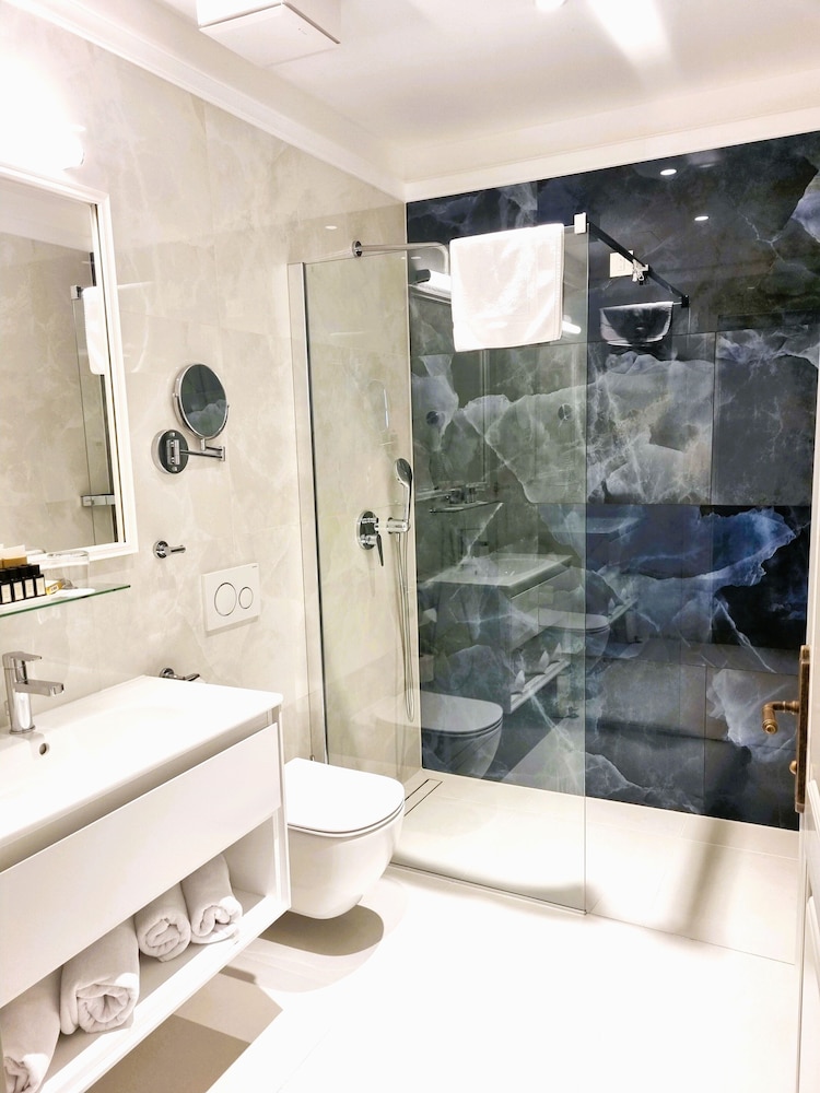 Gallery, Queen Bed، Heritage hotel Santa Lucia 3/3
