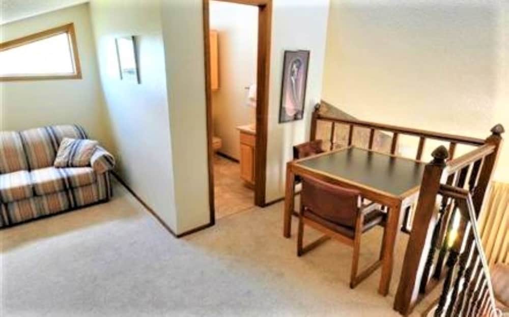 Twin Rivers Condominiums by Alderwood Colorado Management 29/47