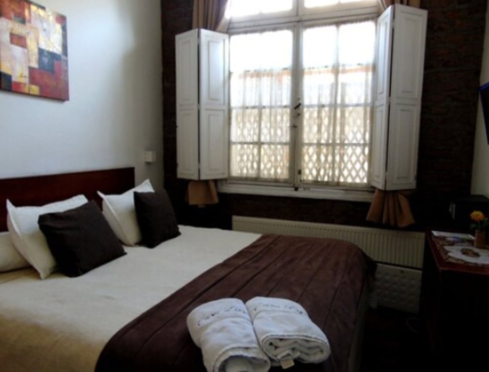 TRADITIONAL, DOUBLE BED