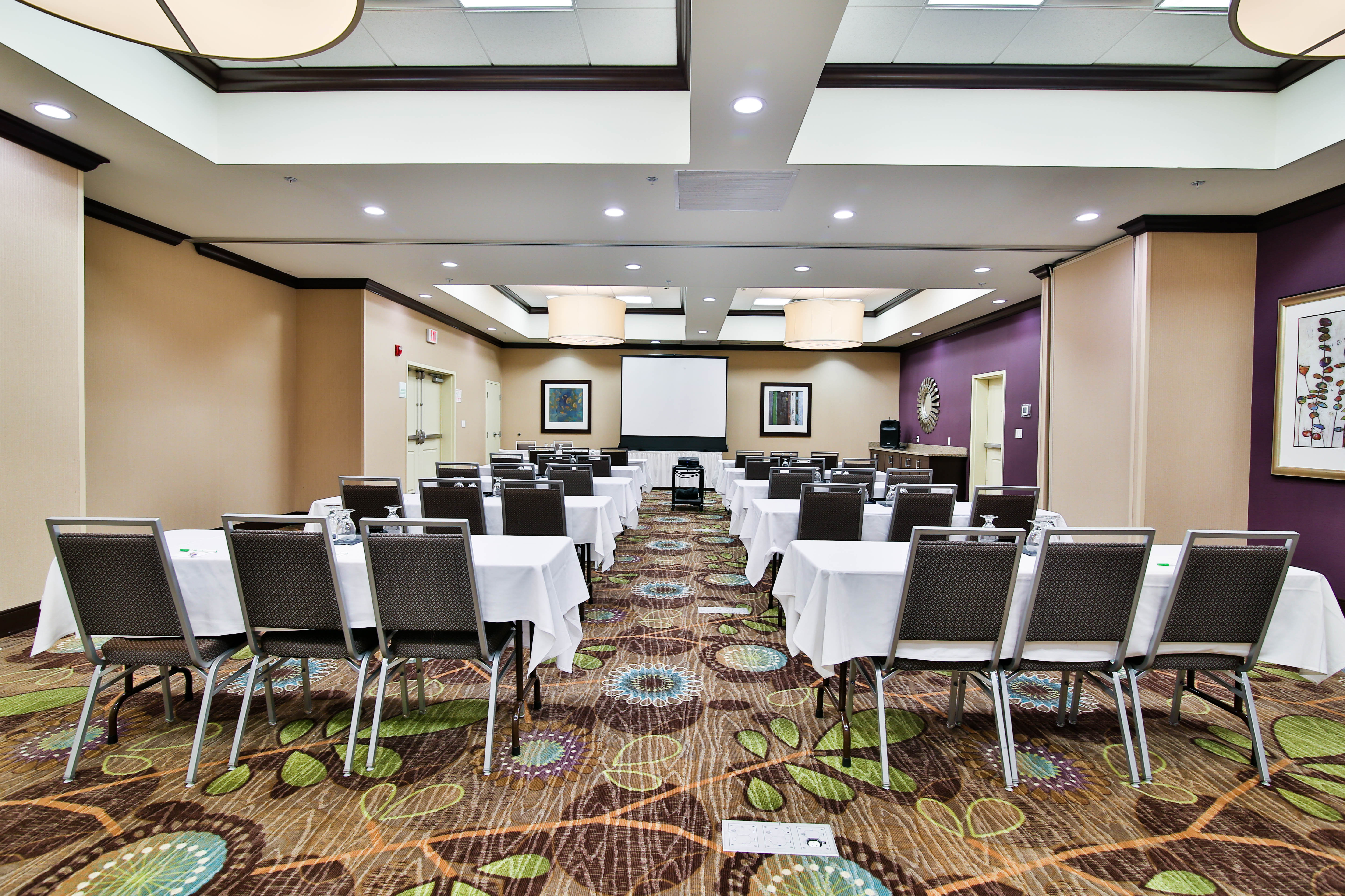 Holiday Inn Bismarck 59/70