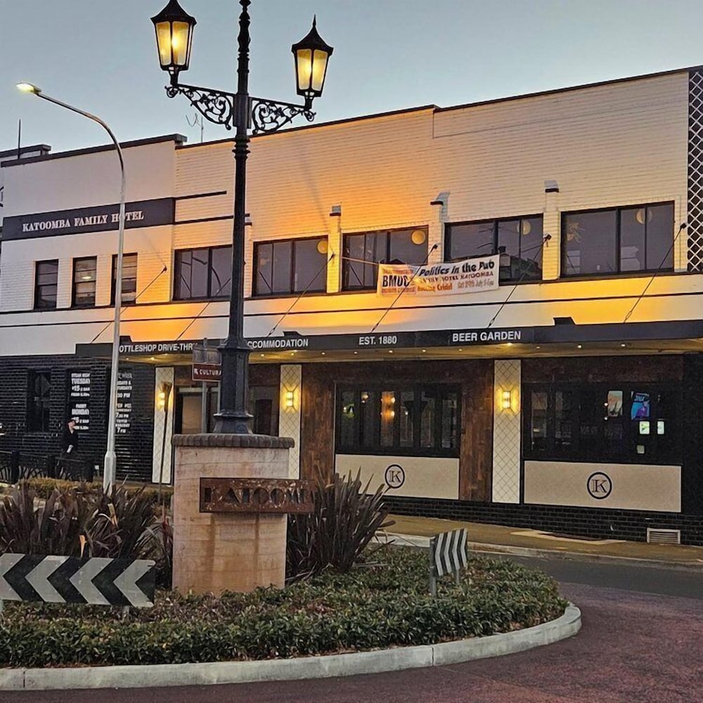 Katoomba Hotel 2/17