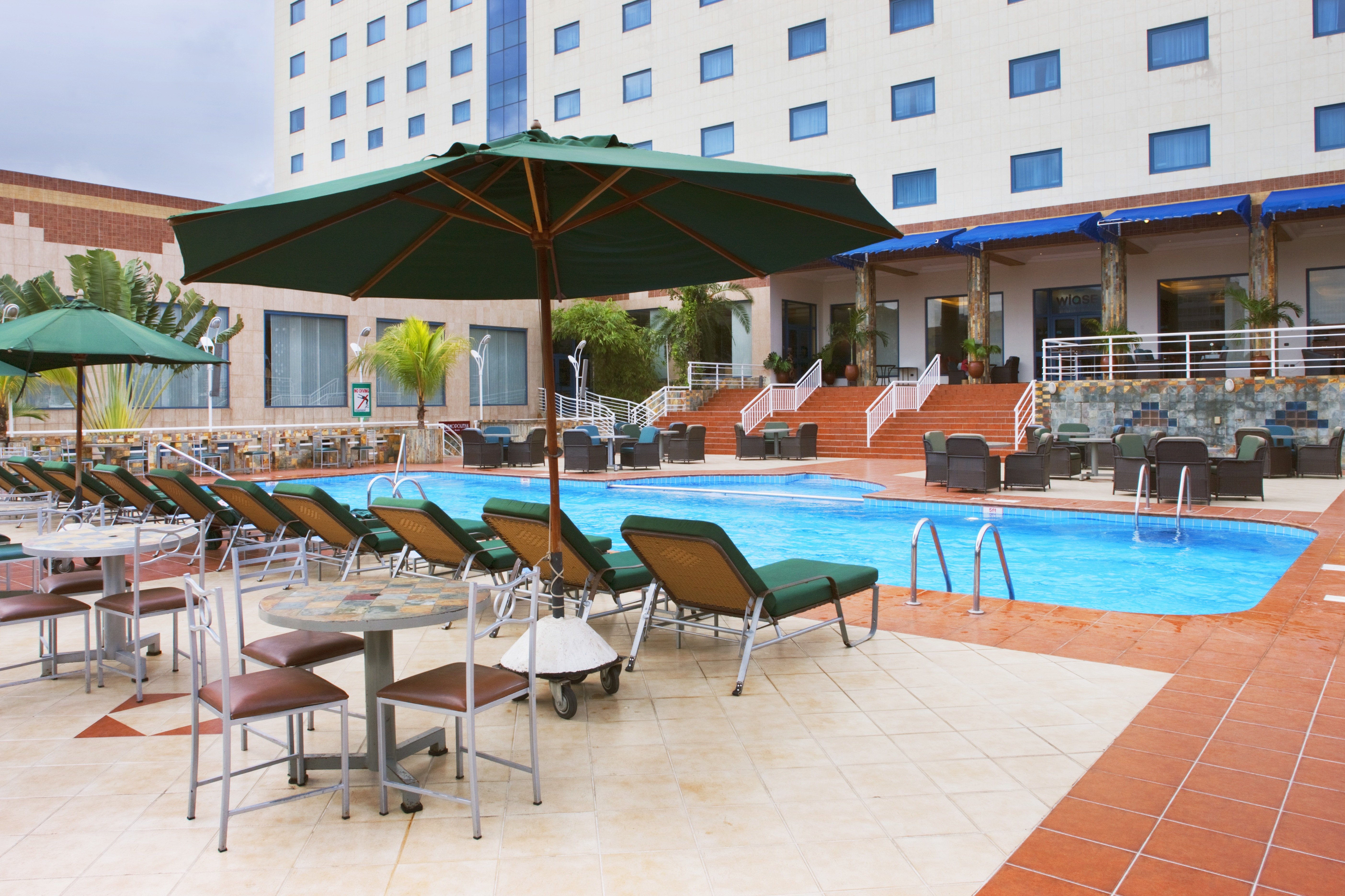HOLIDAY INN ACCRA AIRPORT 60/60