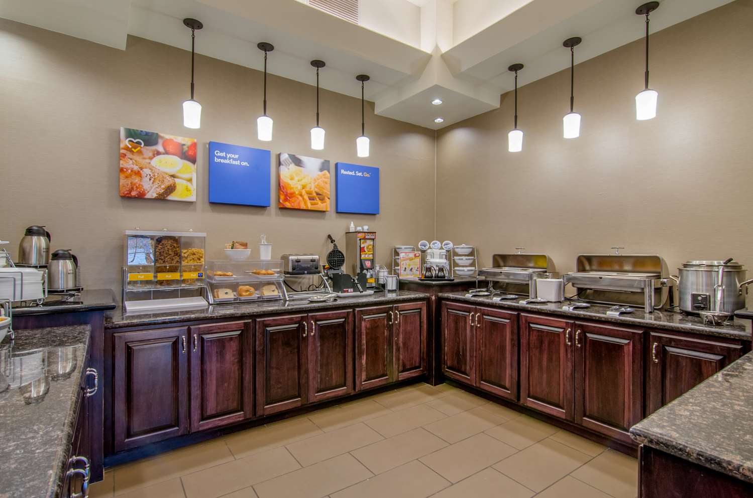 Comfort Inn & Suites Shawnee - Kansas City 20/28