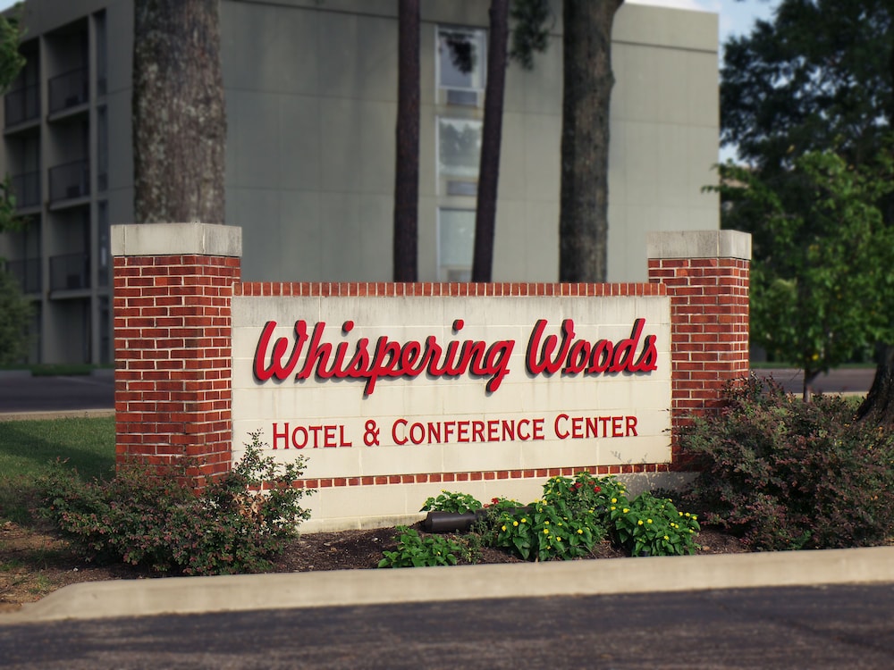 Whispering Woods Hotel & Conference Center 4/39