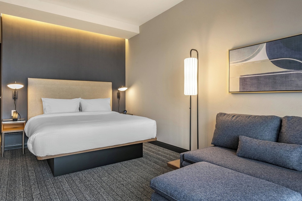 ROOM, KING BED, SOFA, BALCONY, ACCESSIBLE