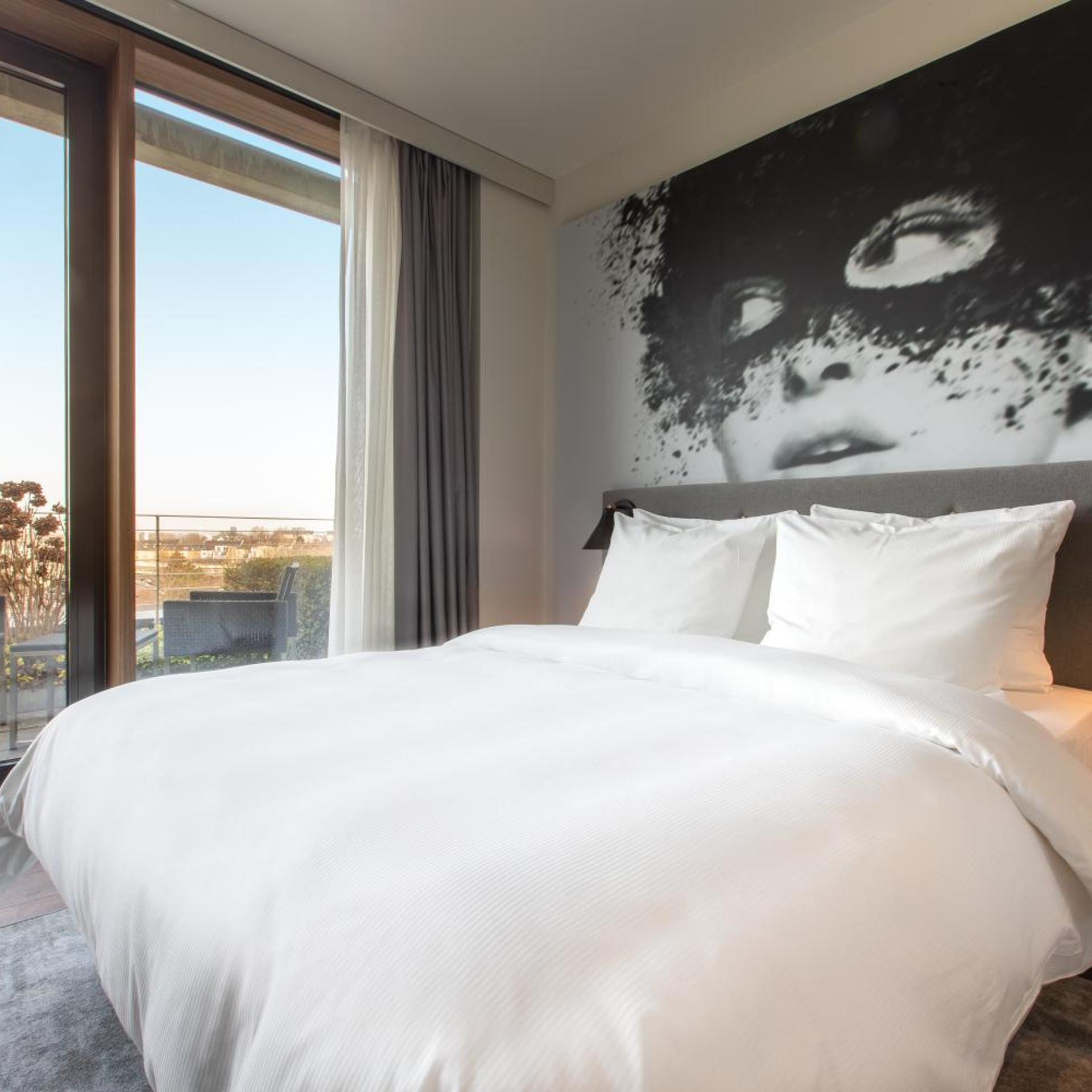 غرفة بريميوم بشرفة، Radisson Blu Hotel Cologne 6/10