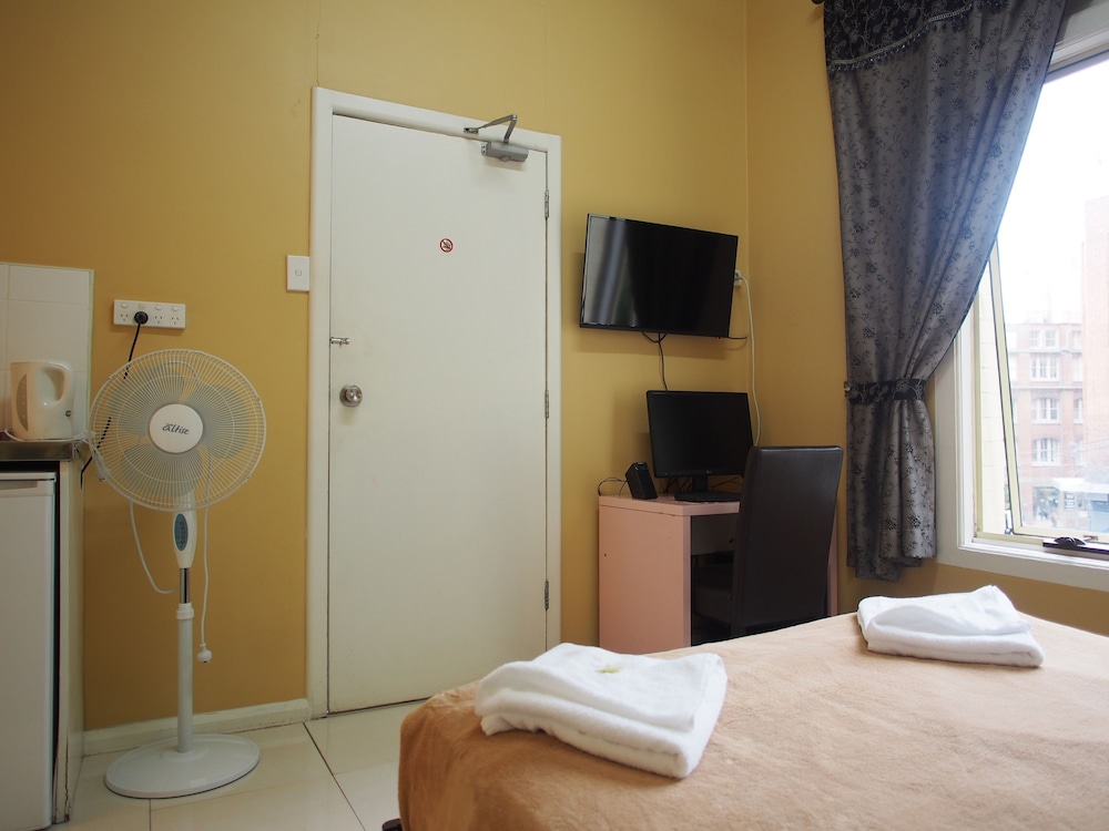 CENTRAL PRIVATE HOTEL 18/55