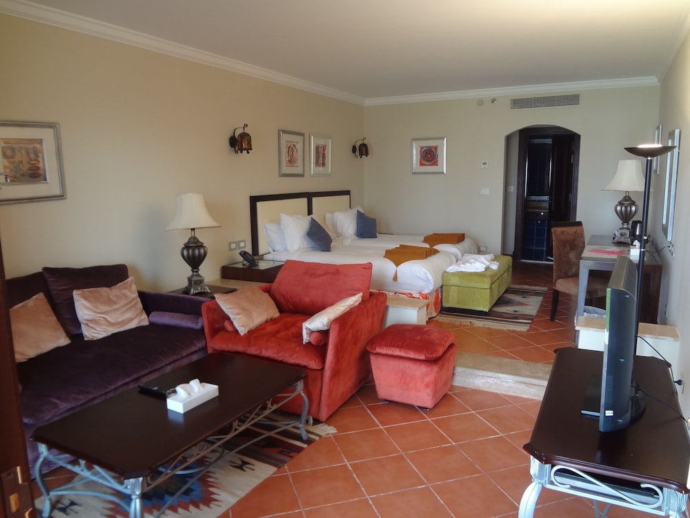 Porto Matrouh Beach Resort 40/66
