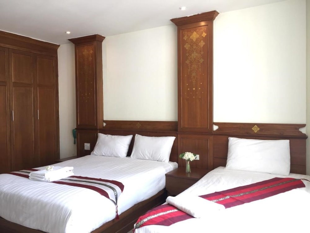 Amonruk Hotel 2 11/40
