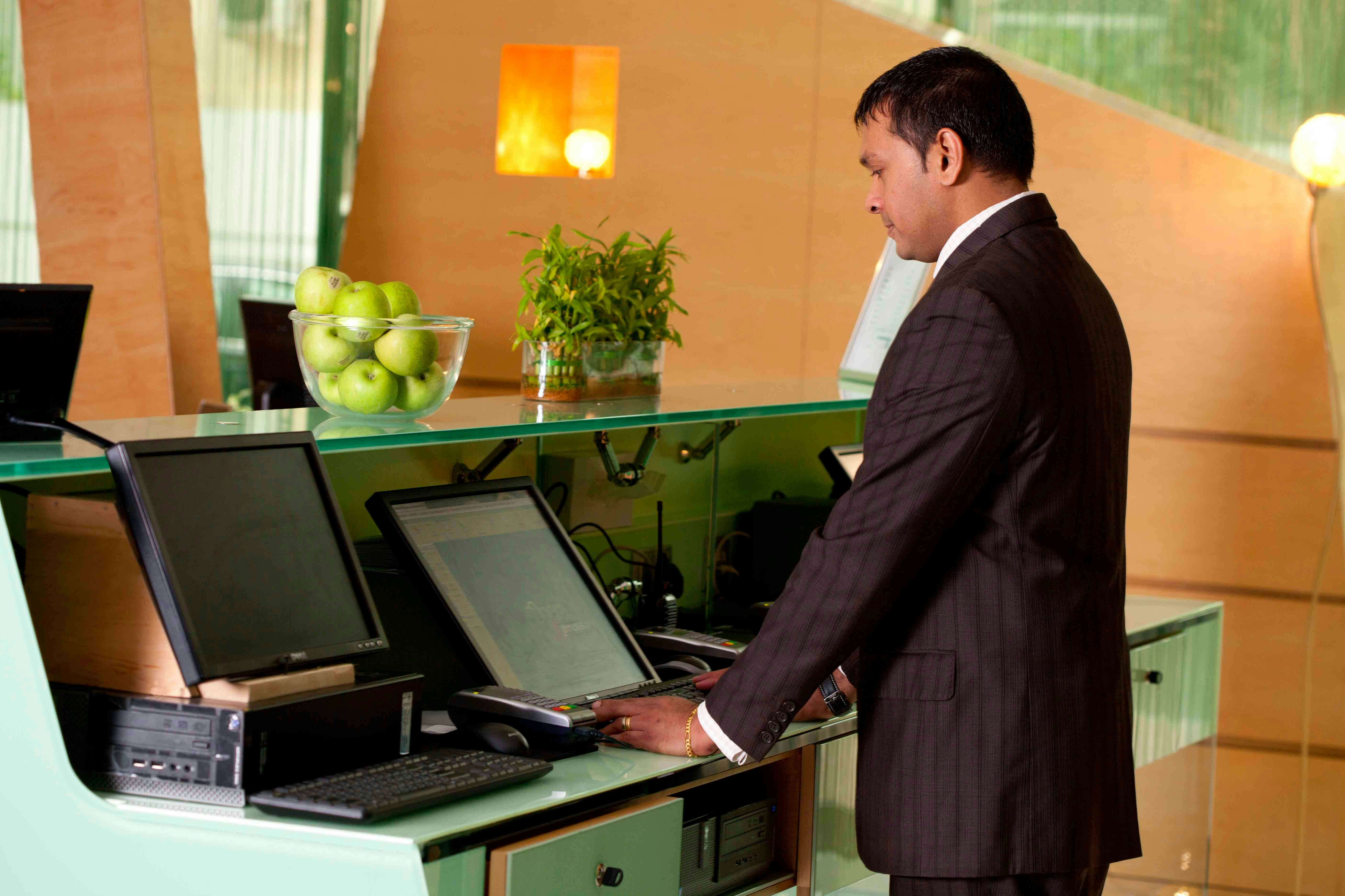Al Khoory Executive Hotel, Al Wasl 7/7