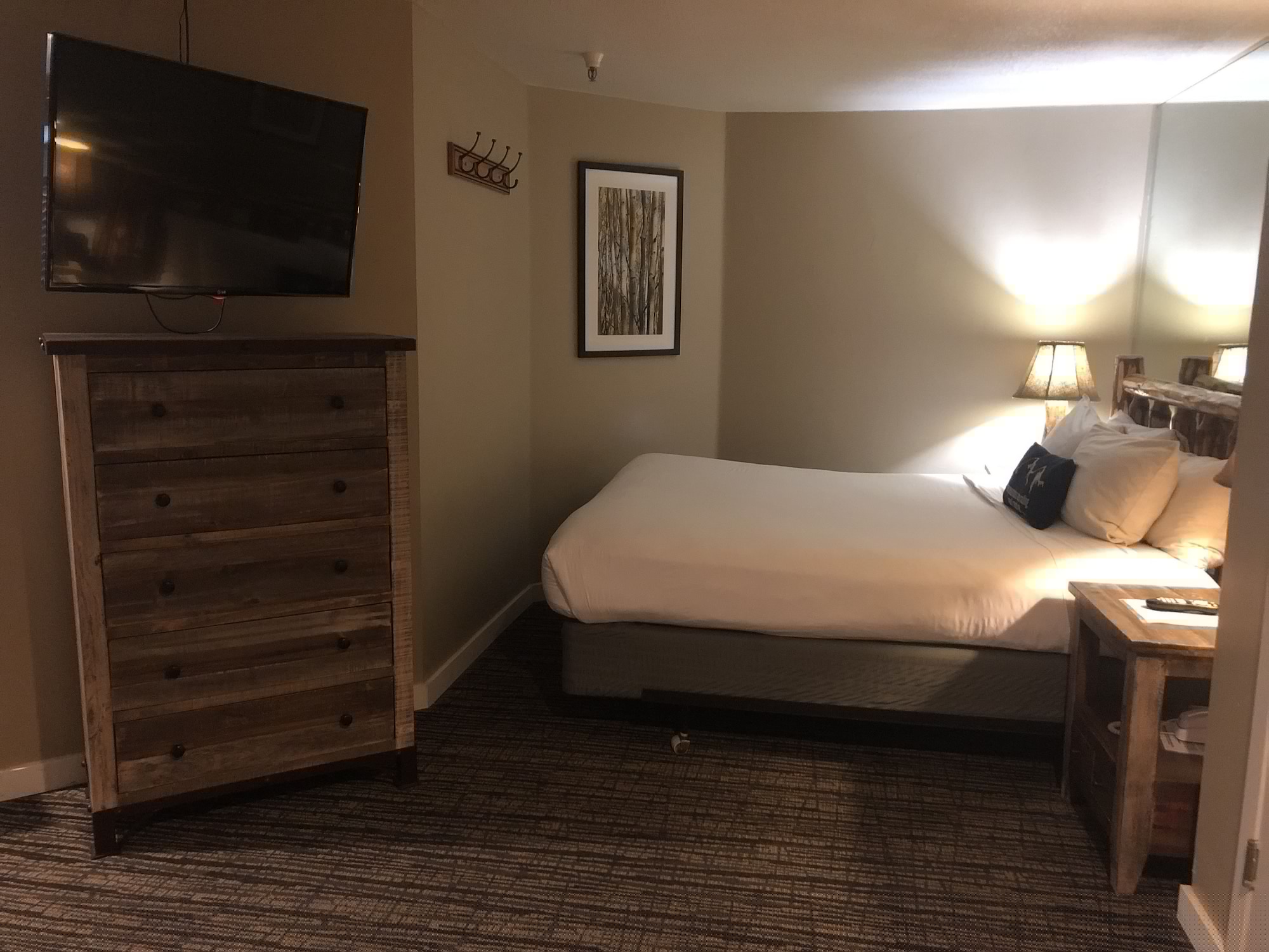 Watermarc, King Bed