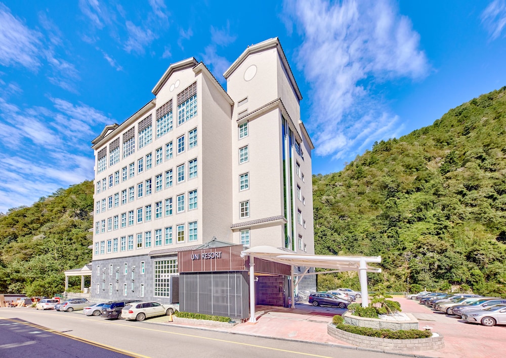 Uni-Resort Ku-Kuan 2/67