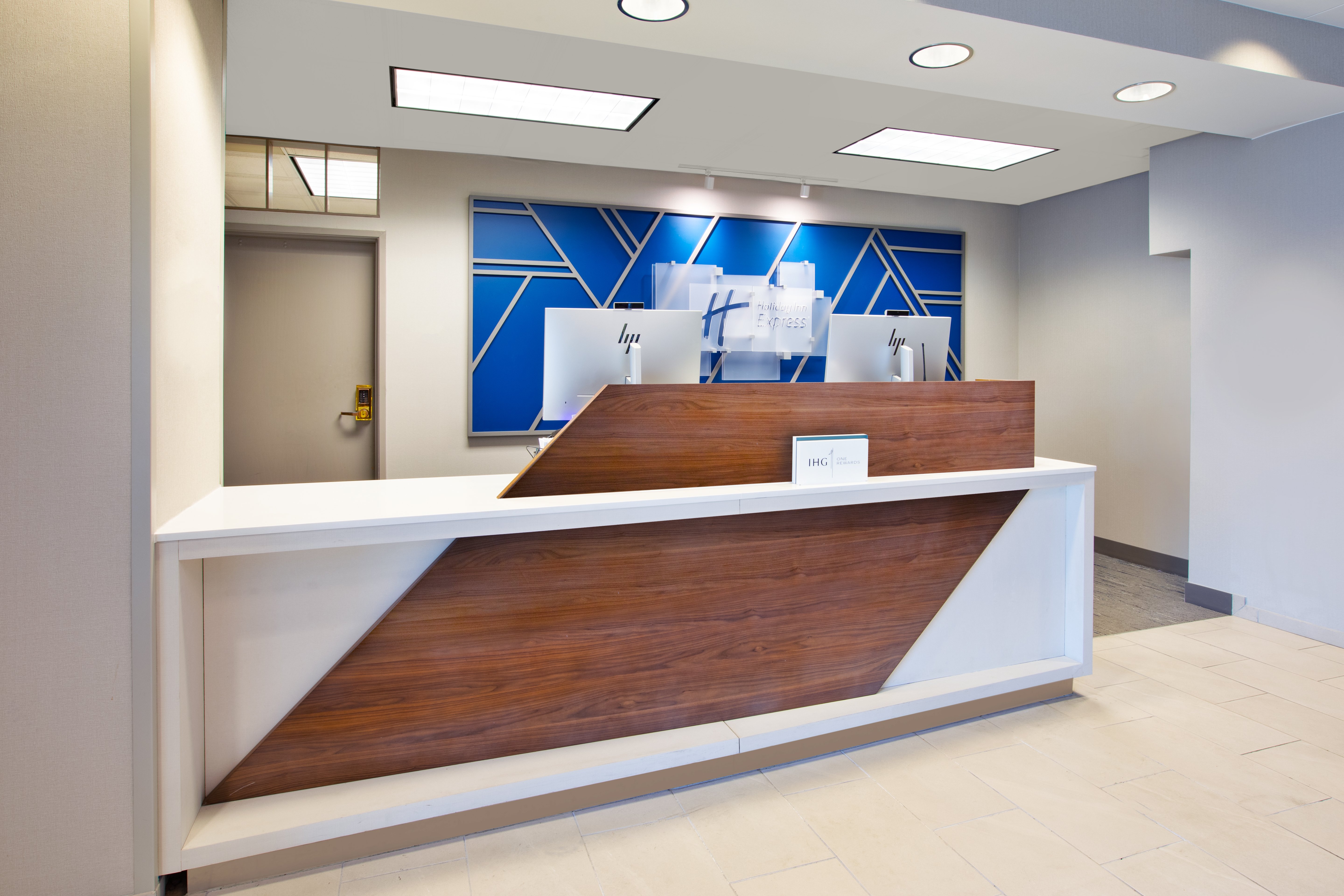 Holiday Inn Express Fremont 3/42