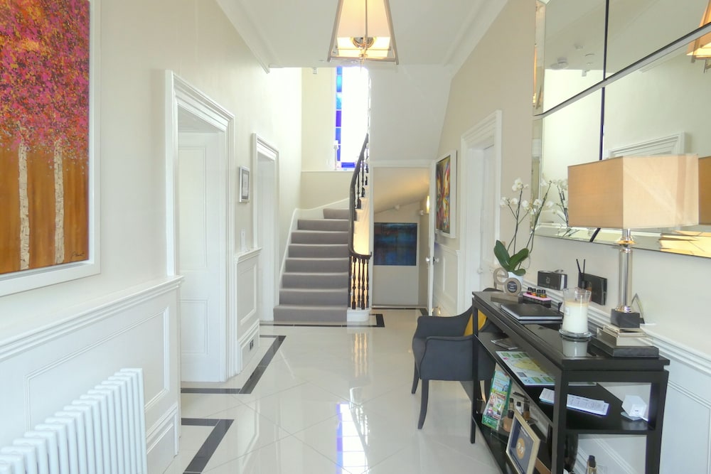Tavistock House Hotel 29/38
