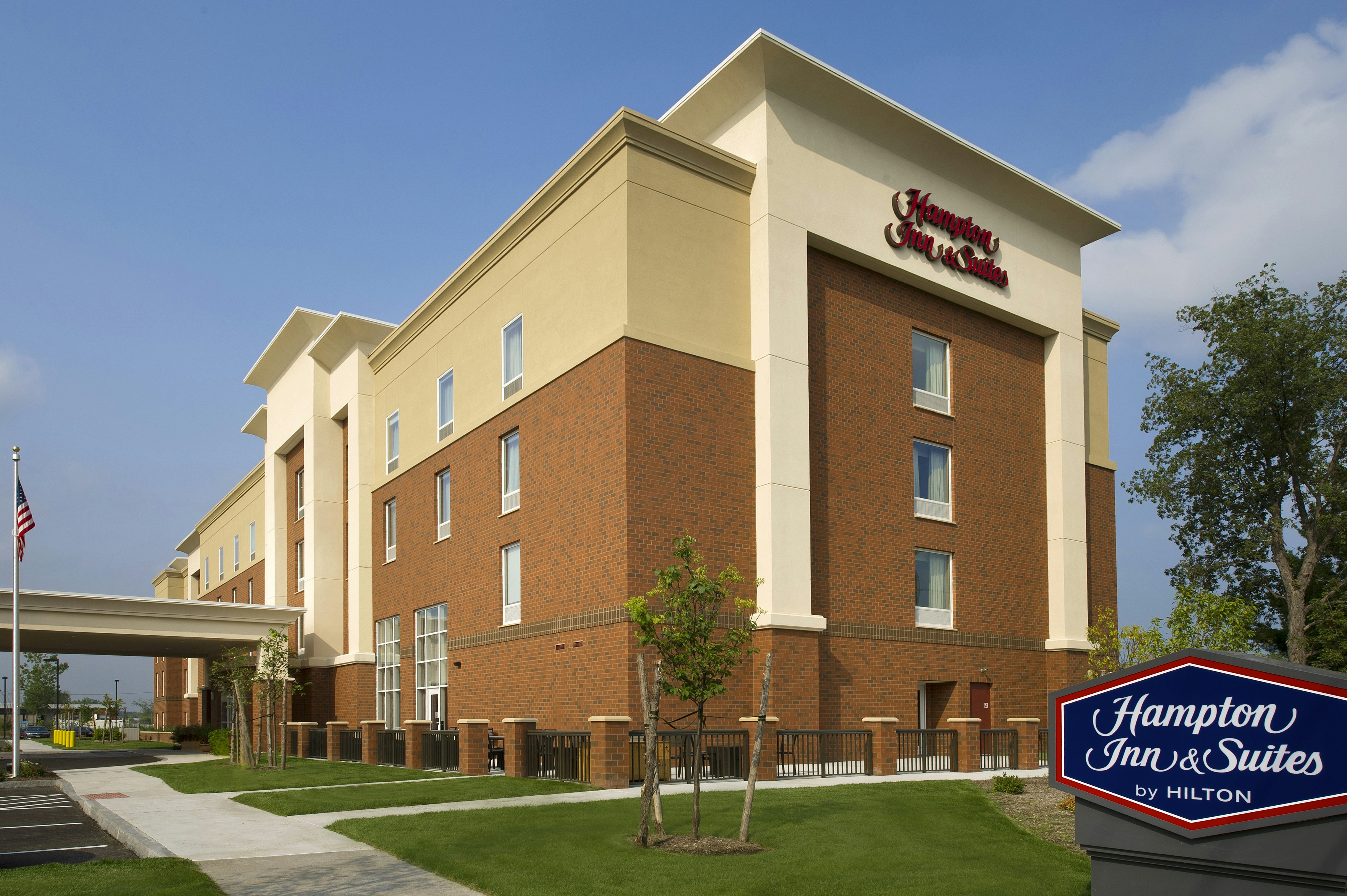 Hampton Inn & Suites Syracuse/Carrier Circle 2/47