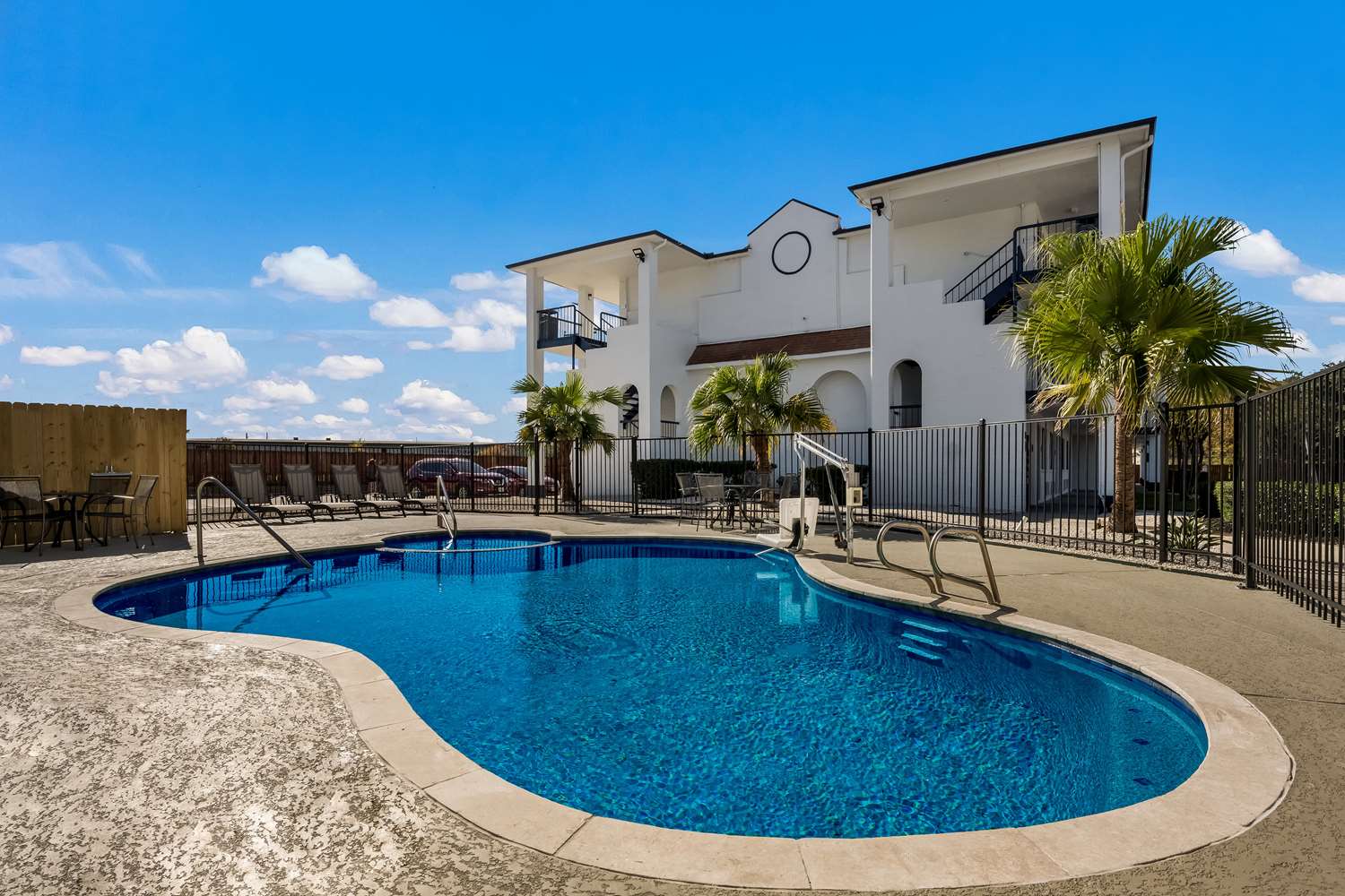 Surestay Hotel By Best Western Spring North Houston 17/22