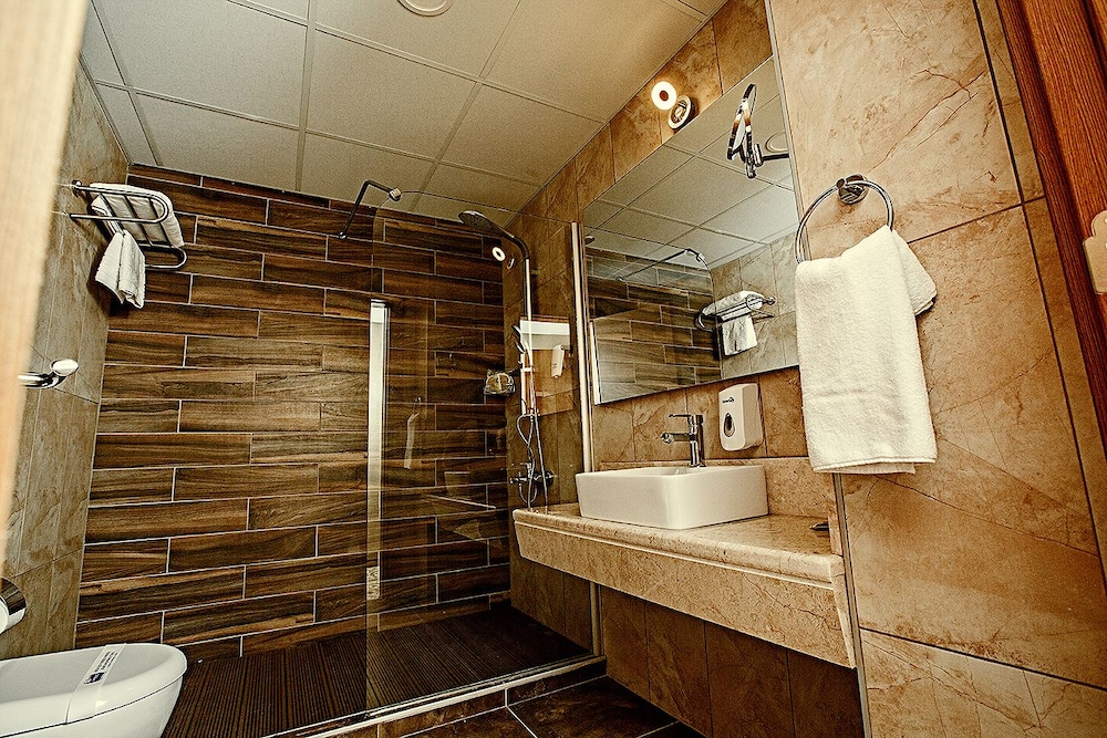 El Garden Hotel & Residence 33/33