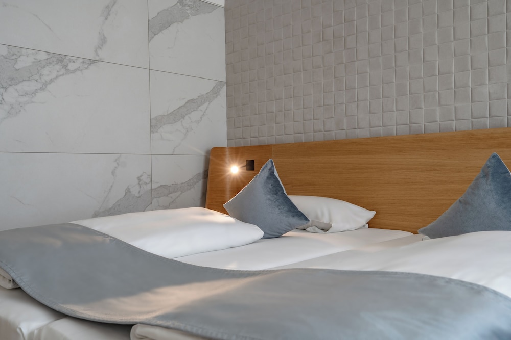 NOVOTEL KARLSRUHE CITY 23/80