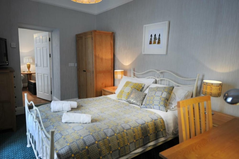 Gwesty Marine Hotel 6/50