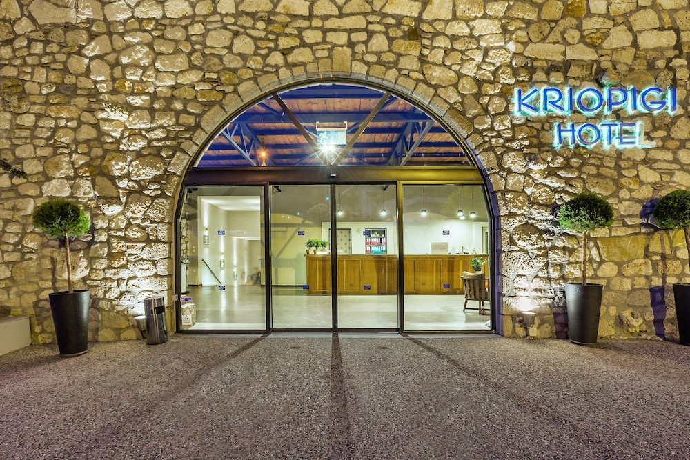Kriopigi Hotel 98/104