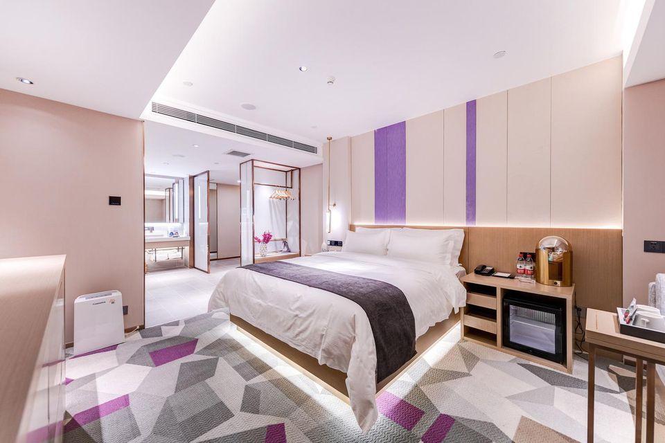 Deluxe, King Bed, Queen Bed