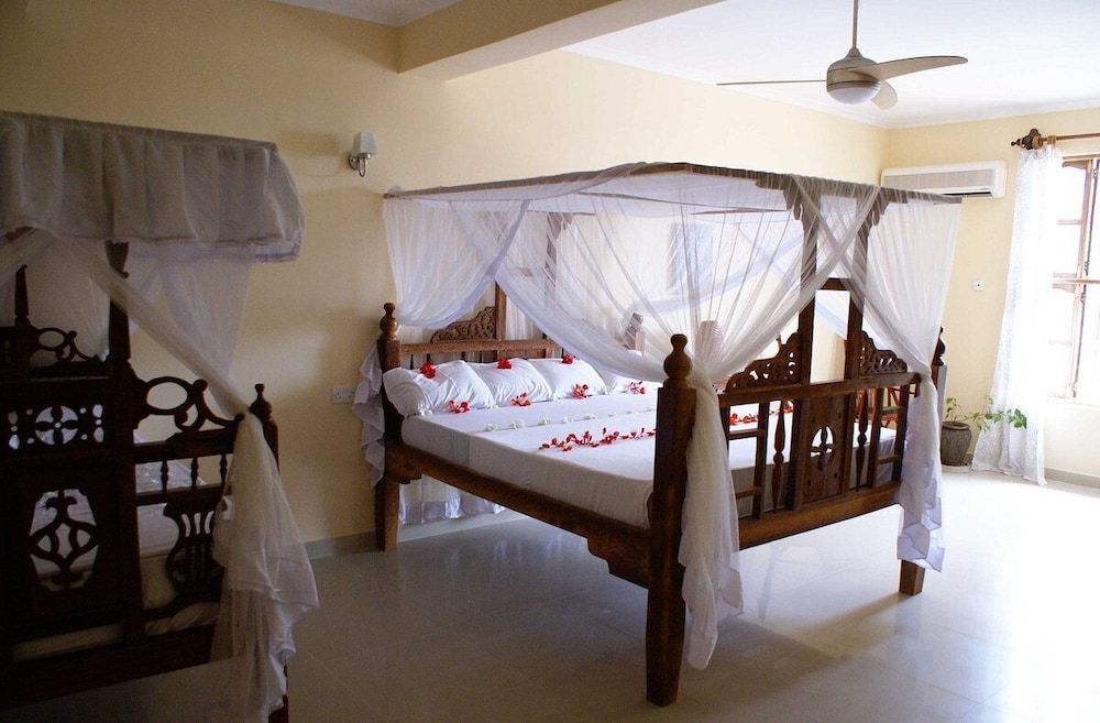 Moonshine Uroa Boutique Hotel 13/50