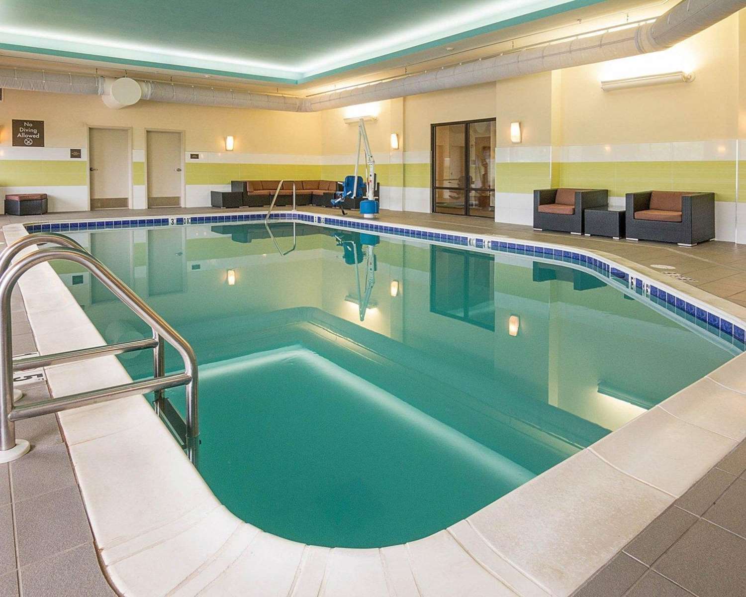 swimming pool spa
