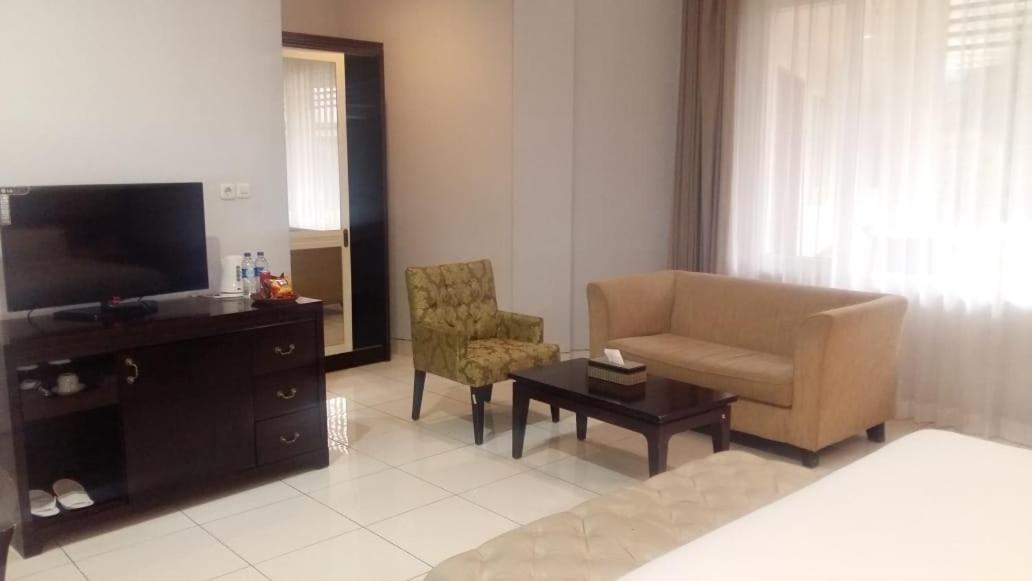 Sindha Hotel Ruteng 19/29