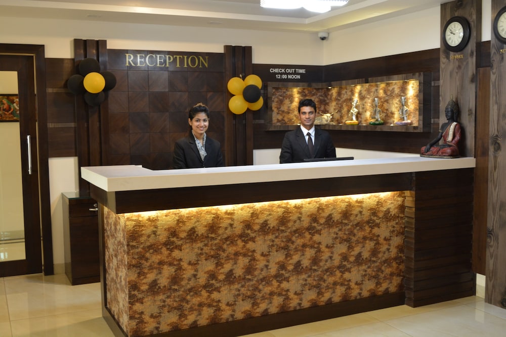The Avr Hotels & Banquets 2/36