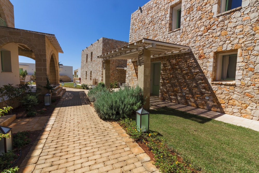 Montiro Hotel 44/48