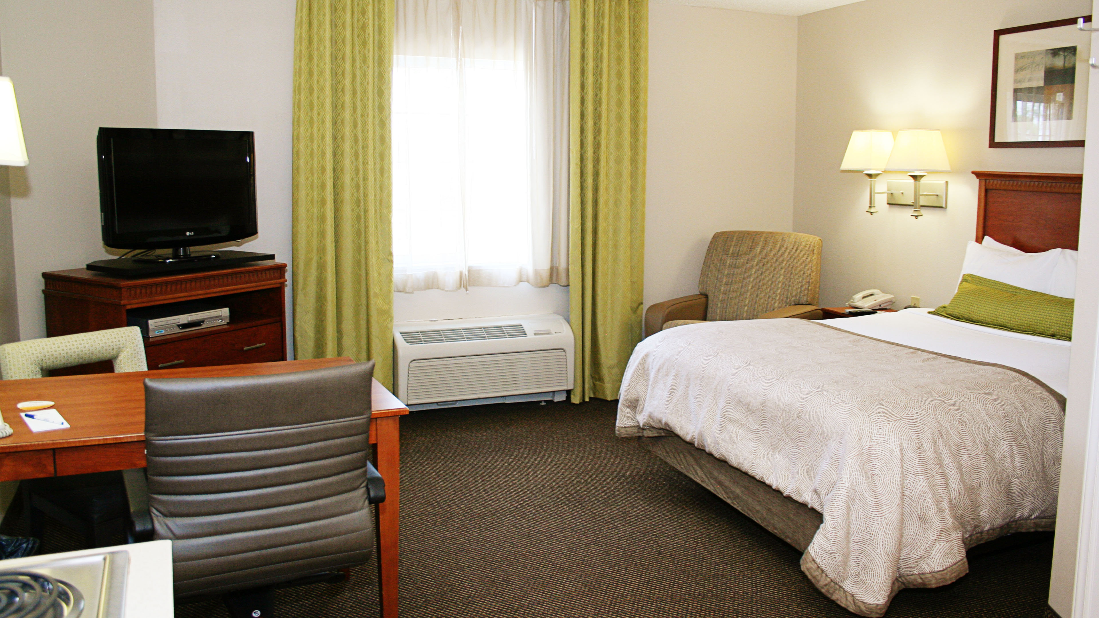 Candlewood Suites Harrisonburg 8/43