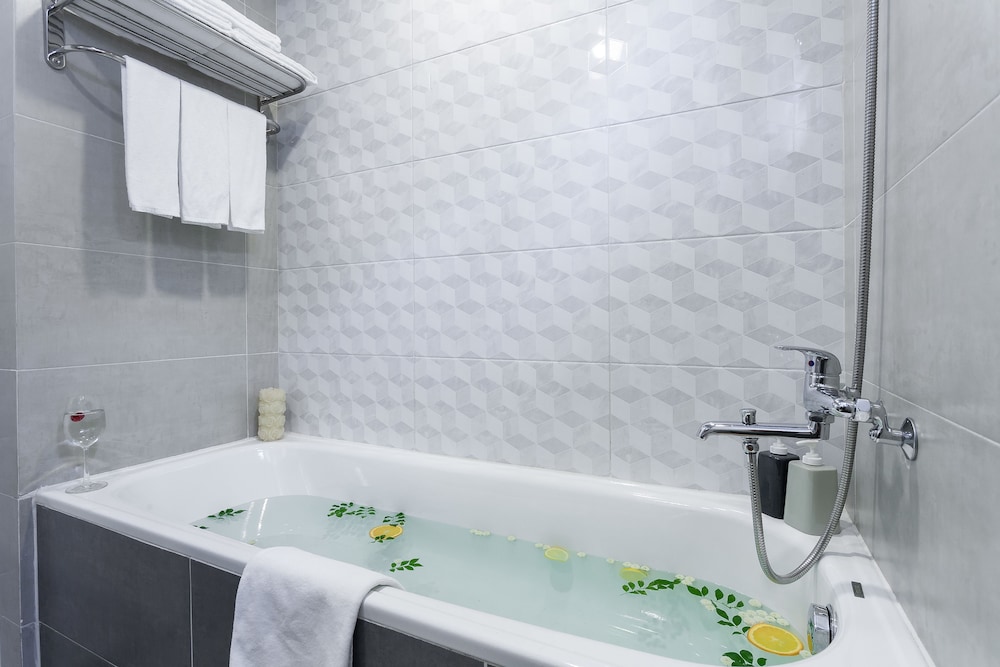 La Regatta Boutique Residences 72/72