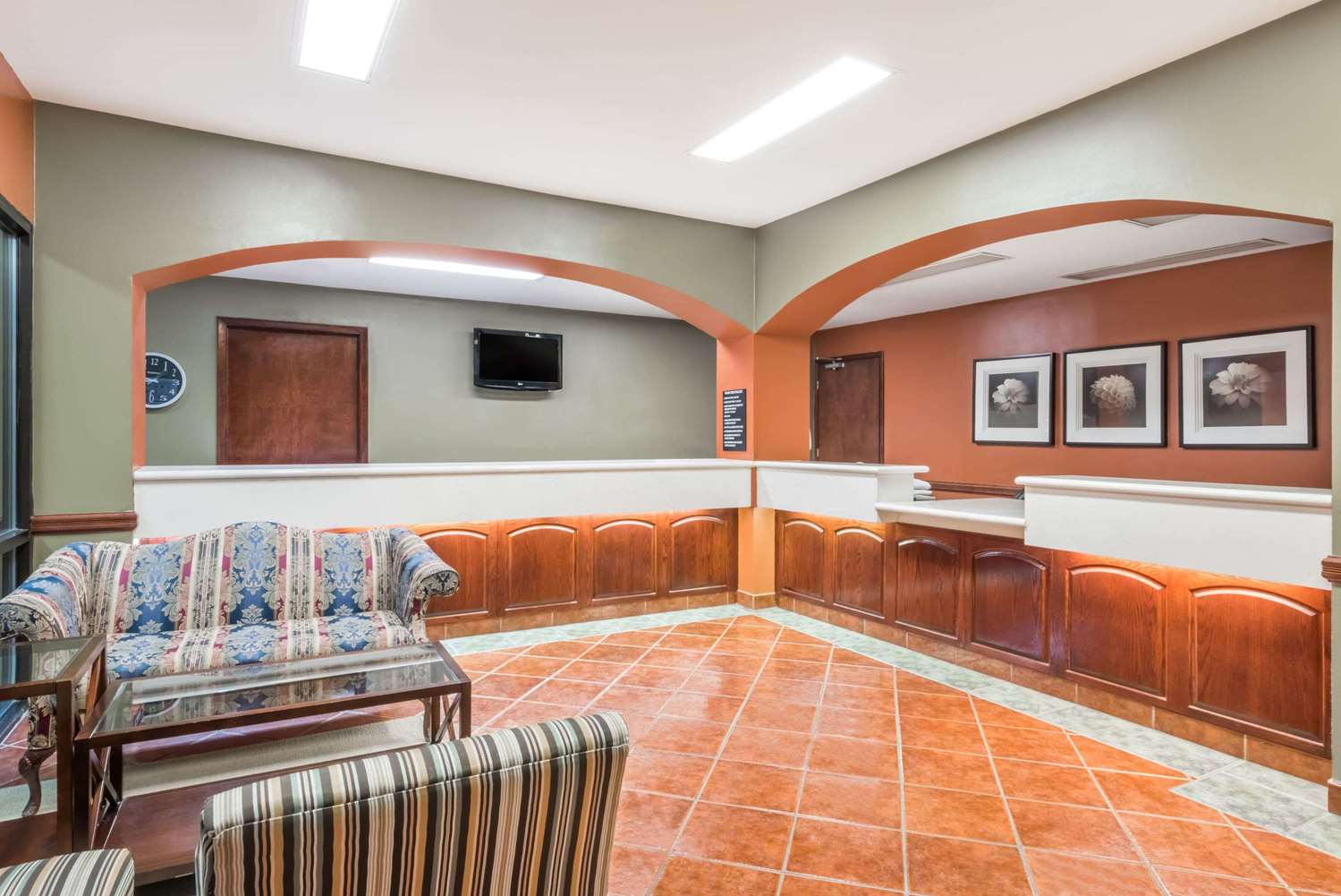 Super 8 by Wyndham Weslaco 5/23