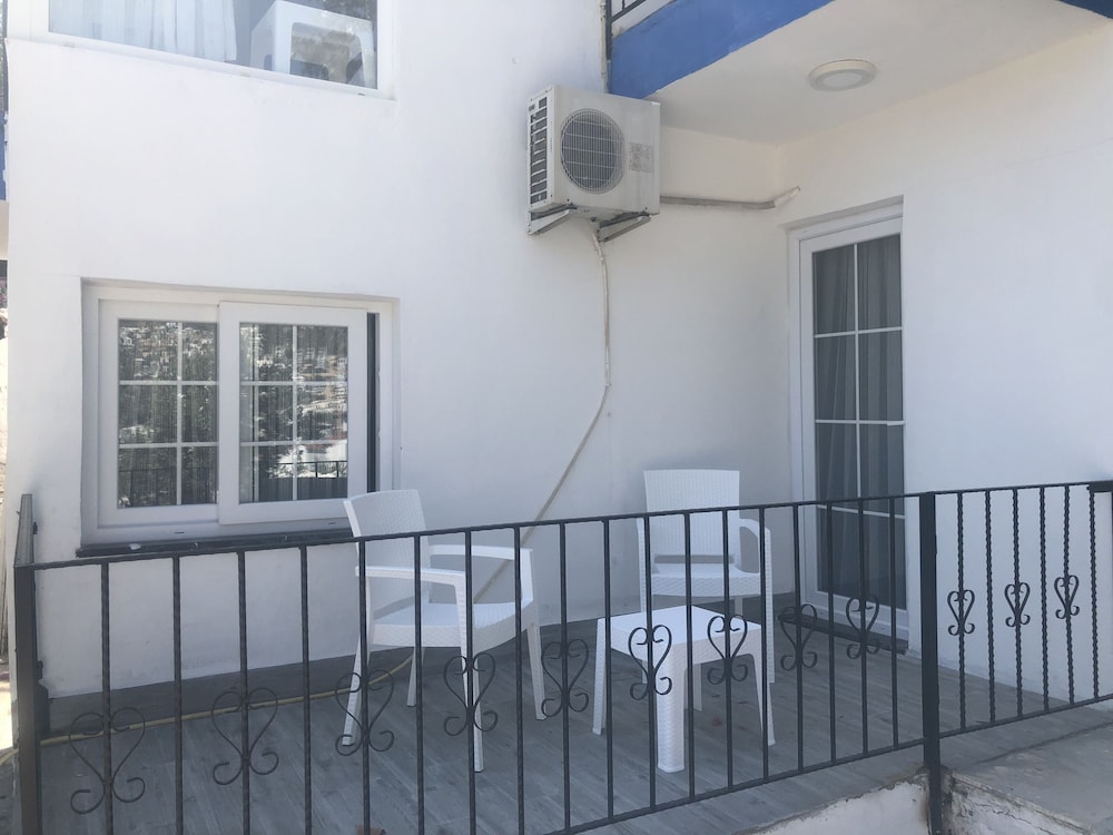 Lizo Hotel 7/38