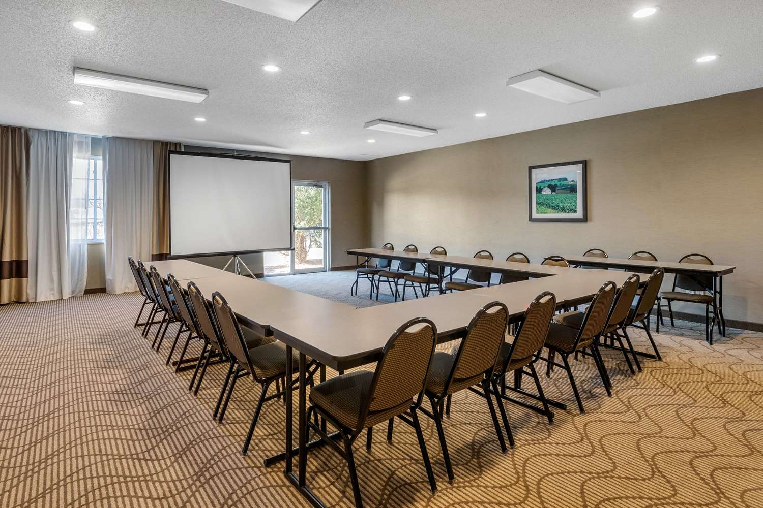 Comfort Suites Cedar Falls Industrial Park 29/34