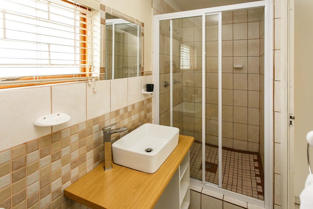 Langenhoven B And B 48/50