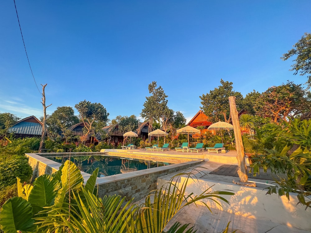 Sunset Hill Penida Resort 56/64