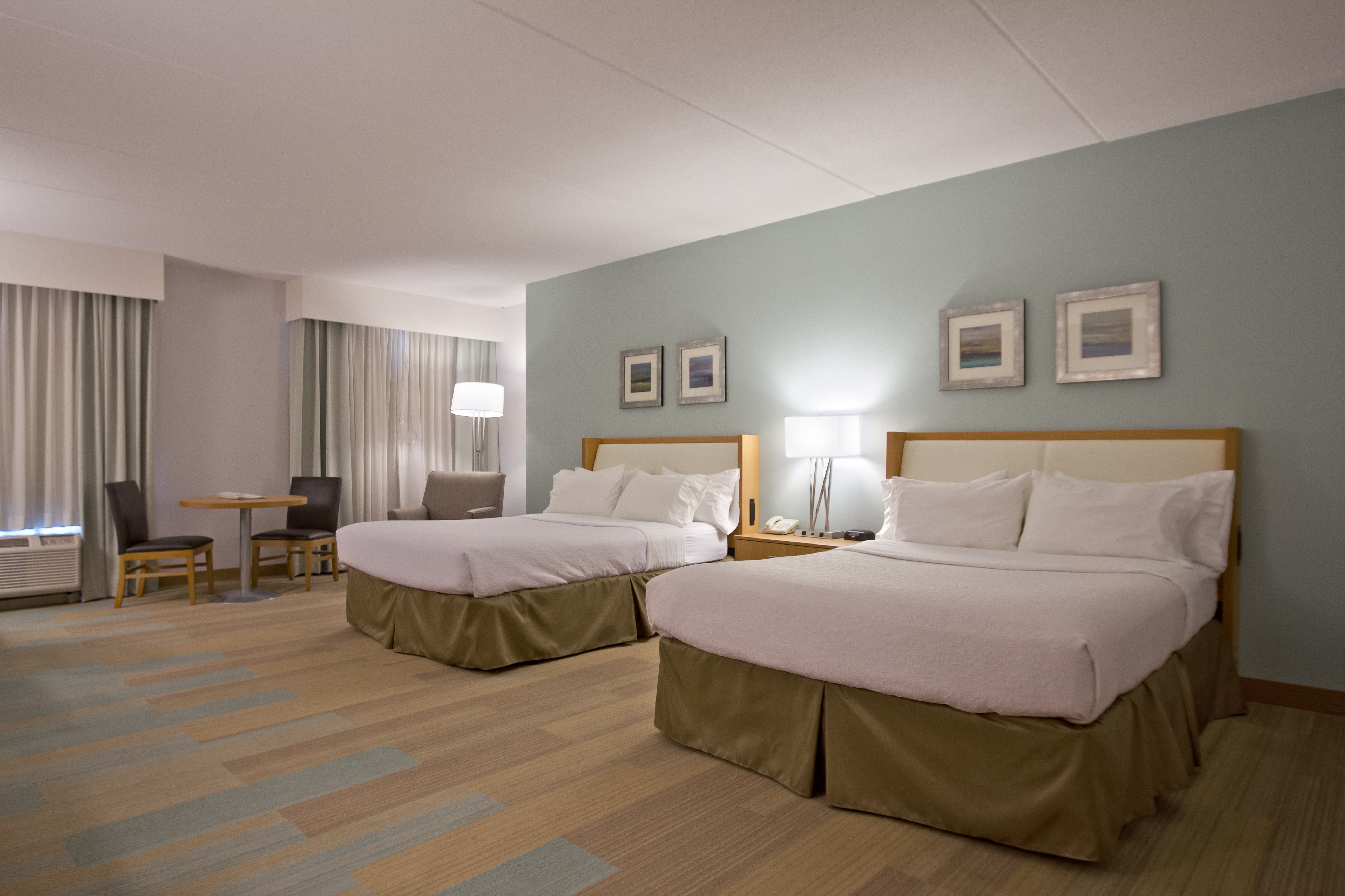 Holiday Inn Manahawkin/Long Beach Island 26/73