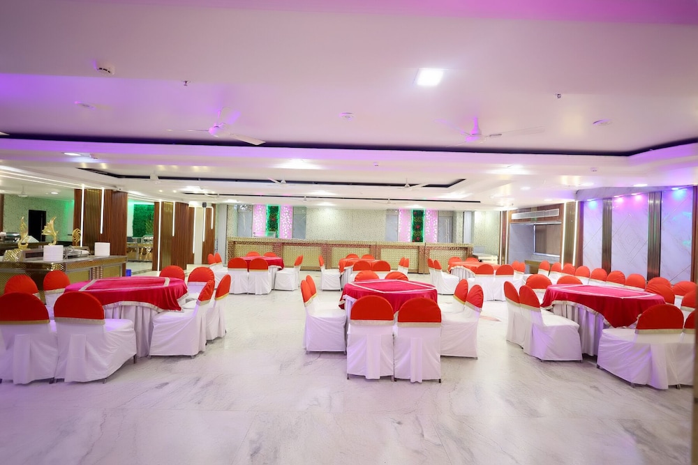 Hotel Krishna Sagar(Raj Nagar) 52/62