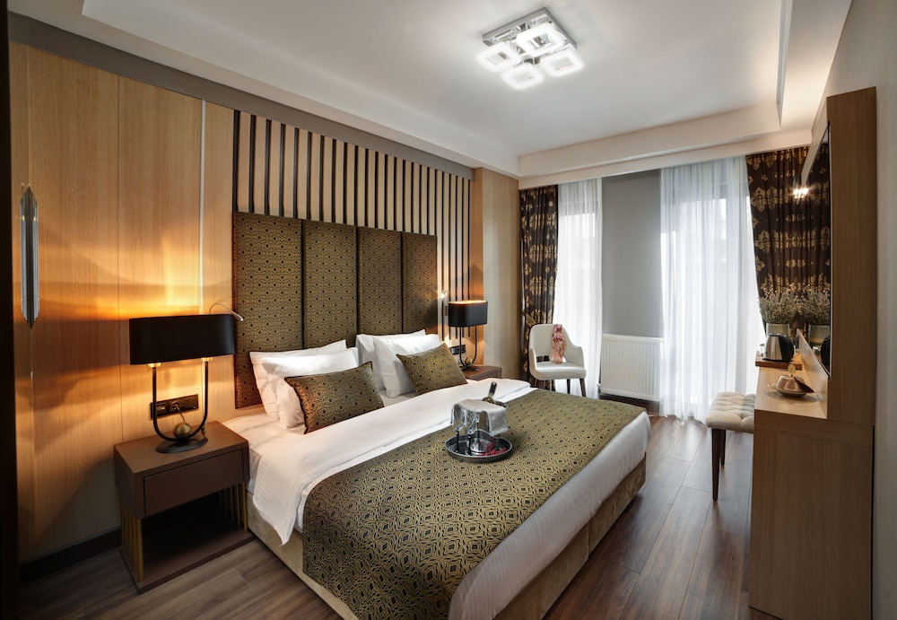 SUPERIOR, DOUBLE BED