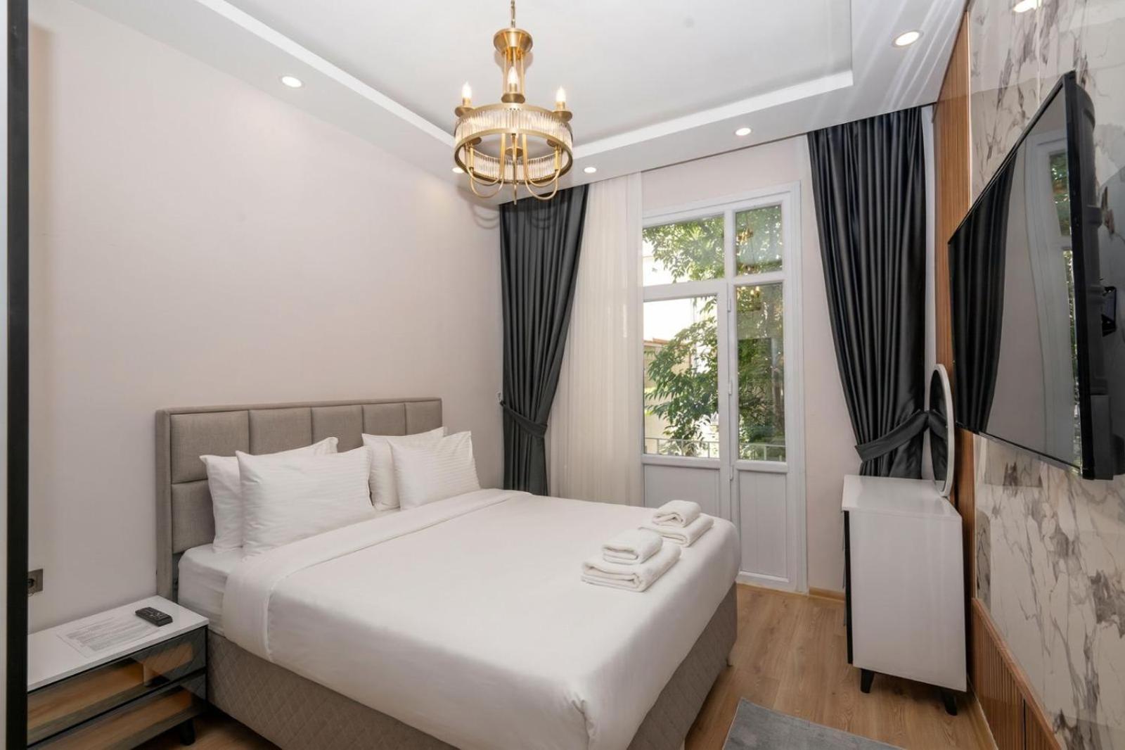 Monev Istanbul 16/48