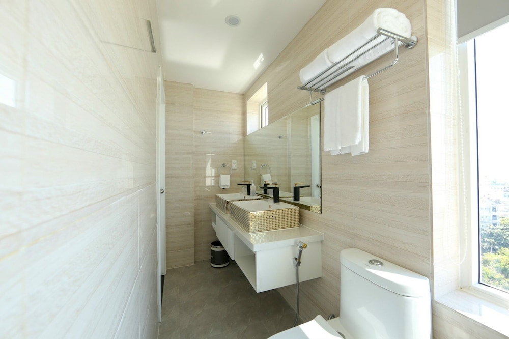 RHM Luxury Hotel And Suite 51/53