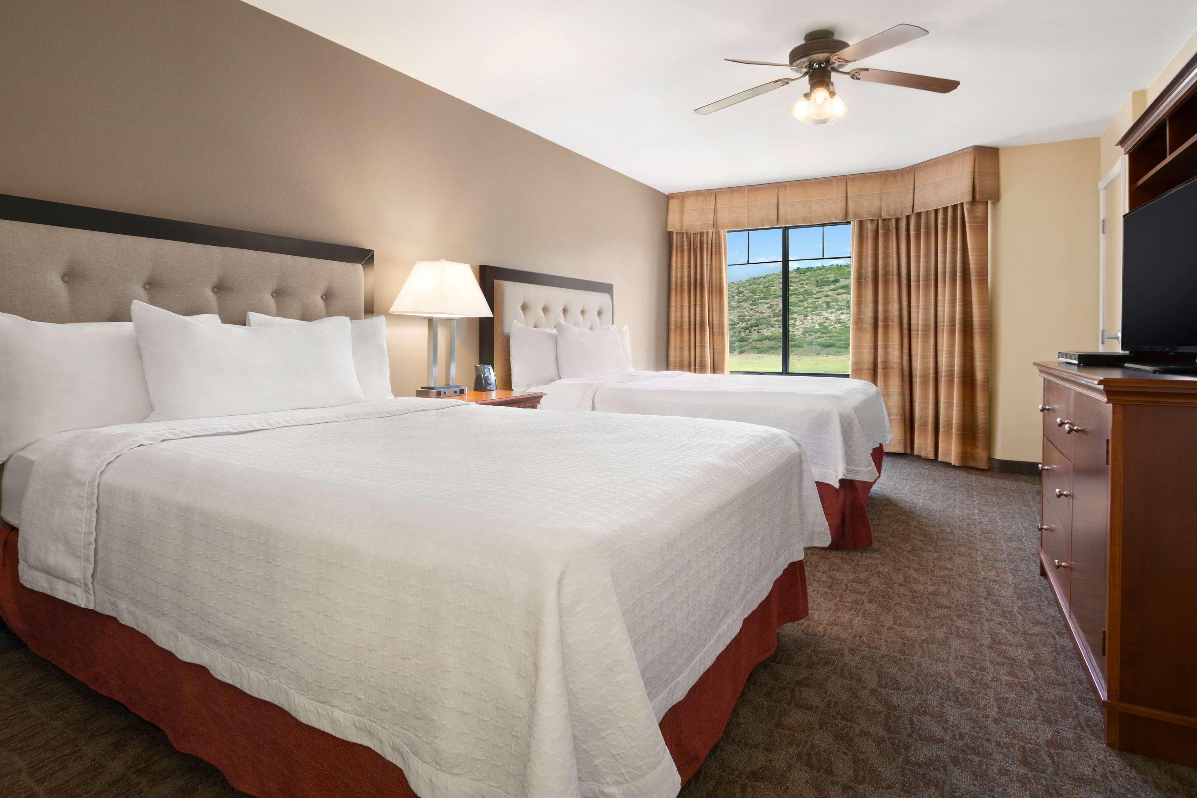 Suite, 1 King or 2 Queen Beds